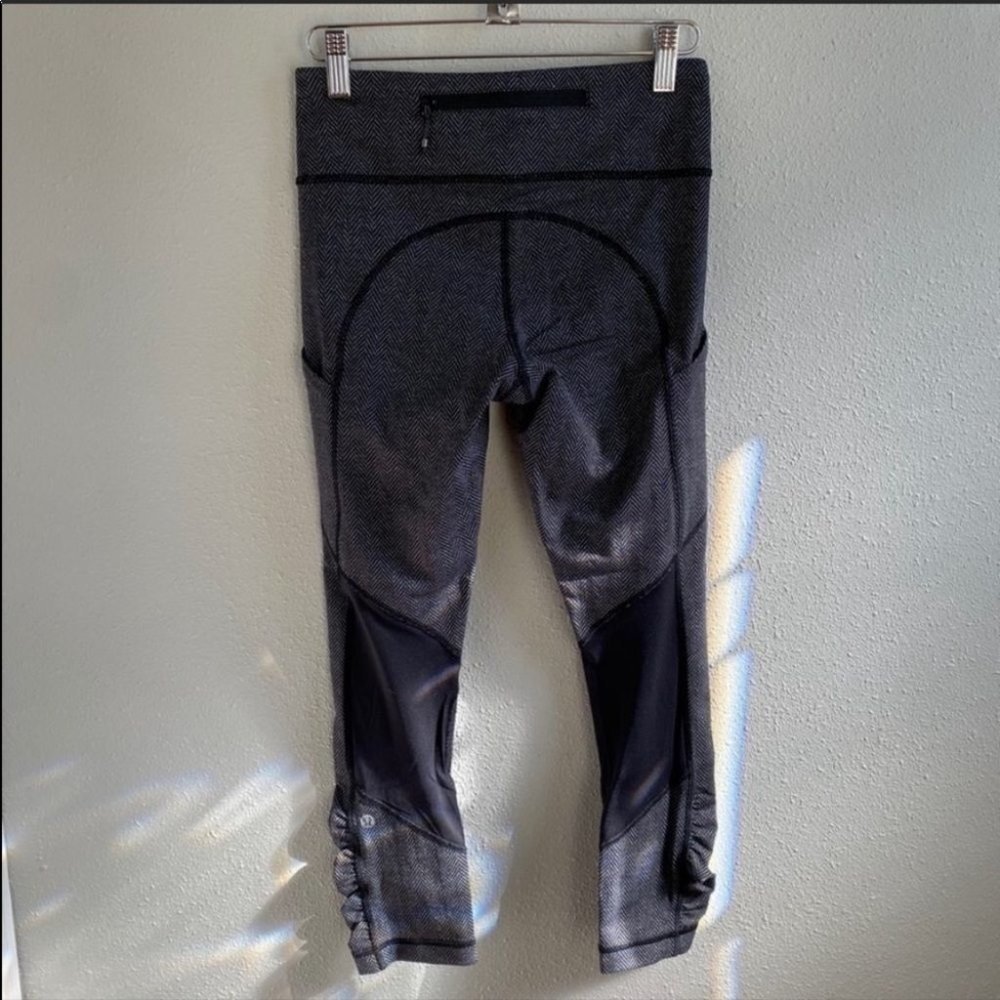 NWOT Lululemon Speed Tight Crop Giant Herringbone - Picture 5 of 12